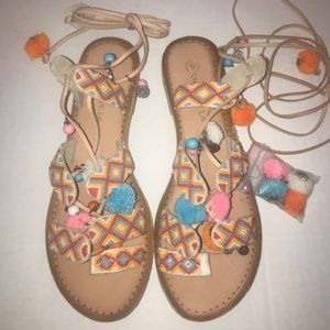 CHINESE LAUNDRY POSH EMBELLISHED SANDAL SZ 9